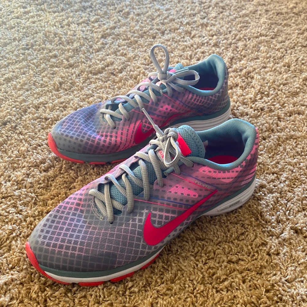 Nike Flywire Training Shoes- barely worn!!!